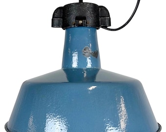 Industriële blauw geëmailleerde fabriekshanglamp met gietijzeren blad, jaren 60