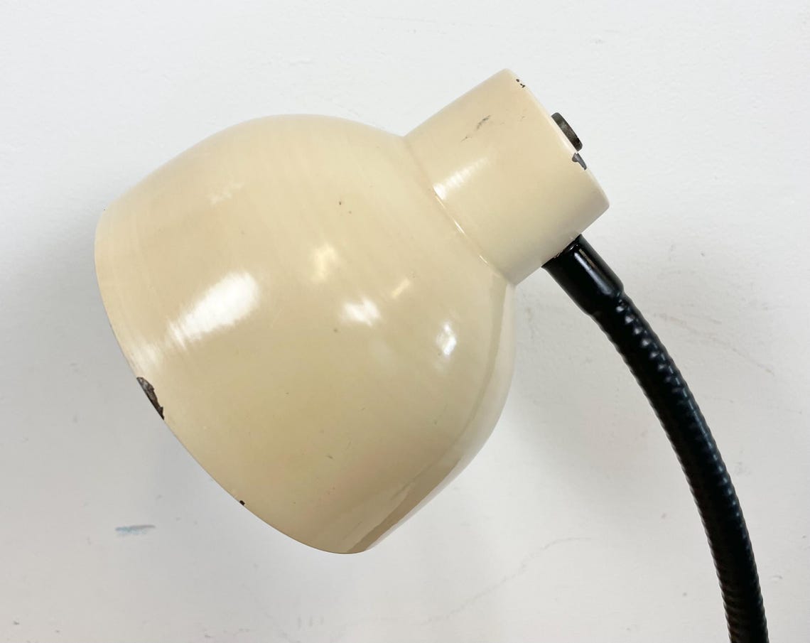 Beige Industrial Gooseneck Table Lamp, 1960s, foto 4 di 5