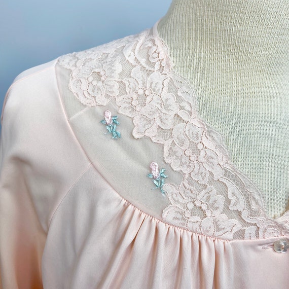 Vintage 60s Shadowline peachy pink lace detail ro… - image 3