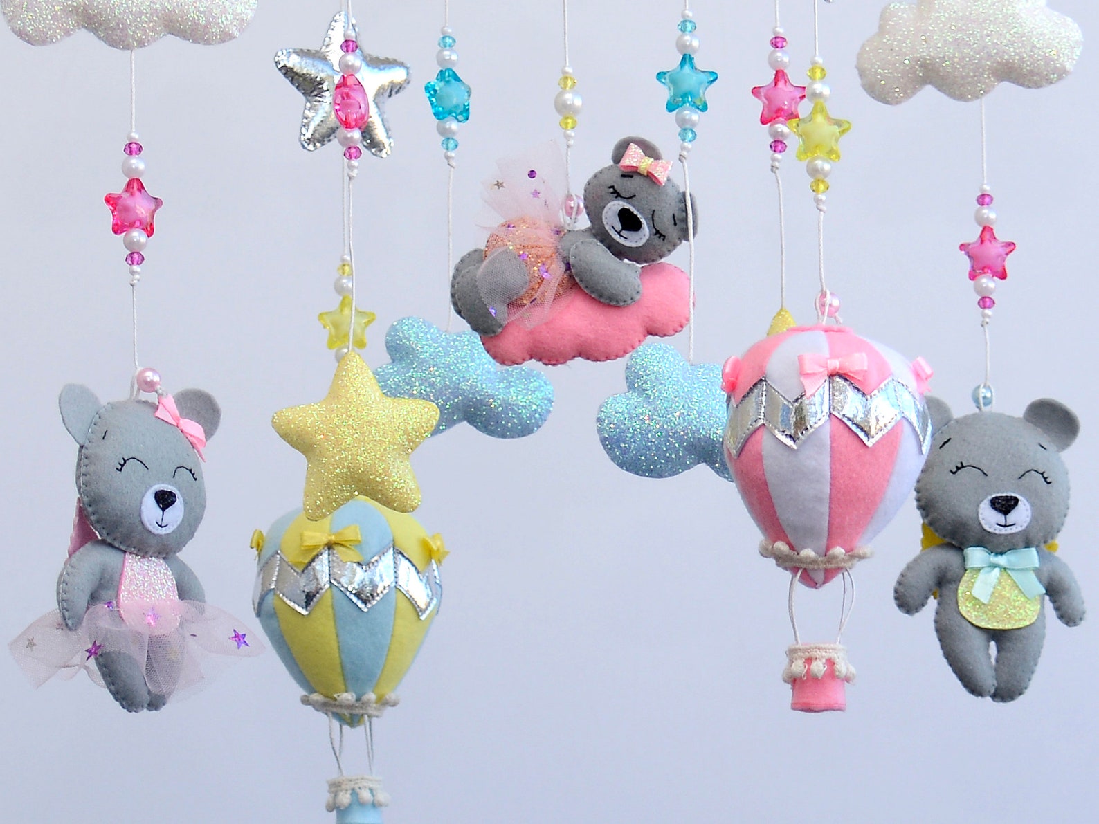 Мобиль на кроватку. Мобиль из фетра неваляшками. Мобиль canpol babies 2/966. Мобиль мягкий. Детский мобиль из фетра.