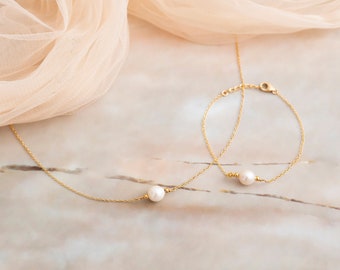 Gold Pearl Necklace Pearl Bracelet Bridesmaid Jewelry Bridal Jewelry Set Dainty Pearl Jewelry Pearl Necklace Set