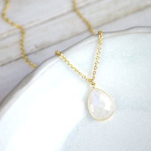 Collier pendentif pierre de lune arc-en-ciel Collier pierre de lune Collier de tous les jours Collier pierre