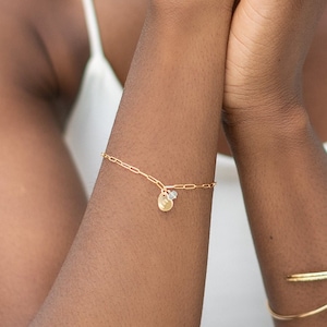 Pulsera con inicial, pulsera grabada, pulsera con corazón, pulsera con letras para mujer, pulsera personalizada, pulsera con dijes