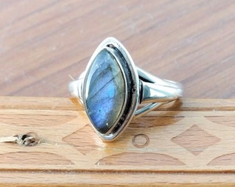 Boho Statement Ring,Genuine Labradorite Ring,Hand Crafted Bohemian Ring,Boho Ring,Labradorite Ring,Natural labradorite ring,Marquise Ring Uk