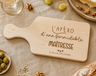 Planche apéro en bois personnalisée, gravée en France - Maître maîtresse ATSEM nounou – cadeau fin d’année scolaire en bois gravé