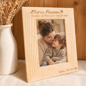 Cadre photo en bois gravé, personnalisé - Merci Nounou d'avoir si bien pris soin de moi !