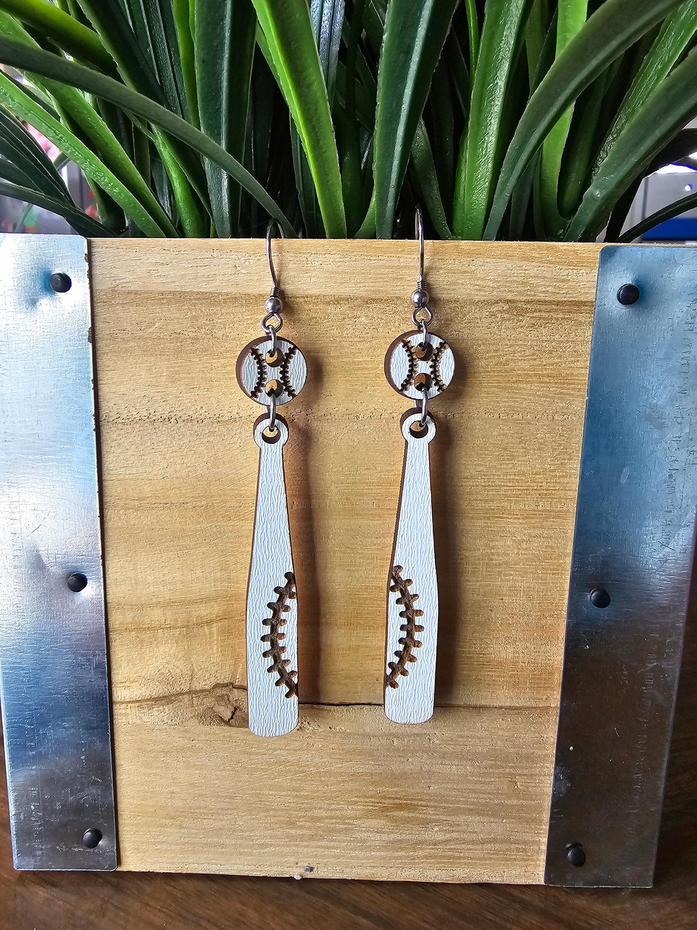 1 Paio Di Orecchini Pendenti A Fascino In Morbida Pelle E Baseball Per For Holidays Parties And Daily Wear P 29179753