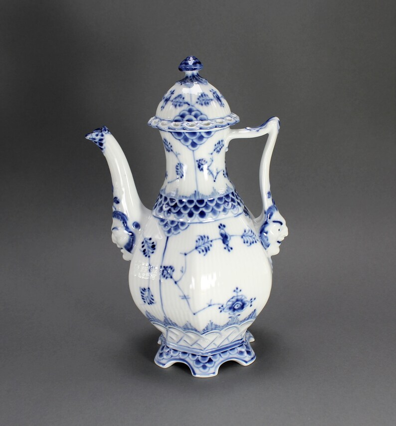 Excellent Condition Gargoyles Blue Fluted Full Lace # 1030 Royal Copenhagen Rare Coffee Pot Kettle