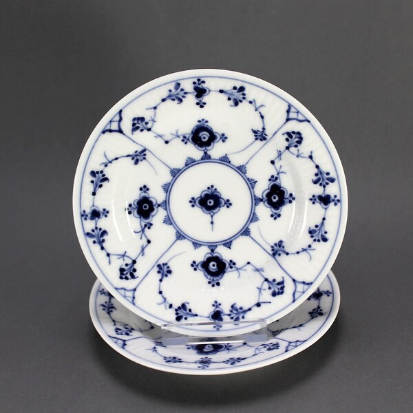 Royal Copenhagen - Blue Fluted Plain #182 - Rare Dessert Pie Plates - Excellent Condition - First Quality - DARK BLUE COLORS