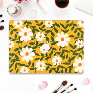 Śliczne etui na Macbooka Kwiaty Macbook Pro 13 cali Air 13 15 M2 M3 Pro 14 Pro 16 Estetyczne stokrotki Ładne rośliny Letnie dziewczęce etui w żółte kwiaty