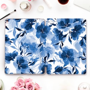 日本未発売 toile de jouy iPadケース ポーチ 生地 花柄 青 両面 Toile De Jouy iPad Case Vintage Floral iPad Air 5 iPad 10th