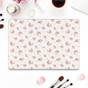 Etui na Macbooka Coquette Roses Macbook Pro 13 Air 13 15 M2 M1 Pro 14 Macbook Pro 16 cali Śliczne różowe kwiaty Estetyczne, dziewczęce etui z kwiatowym wzorem