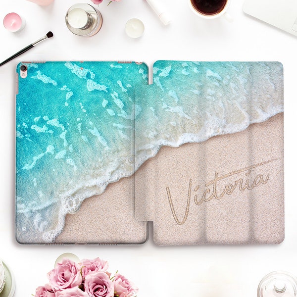 Nom Étui pour iPad pour filles, iPad Pro 11 12,9 10,5 Mignon pour iPad 9,7 10,2 Air 3 Mini 5 Personnalisé Ocean Beach Design personnalisé Nature Girly Sea Wave