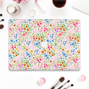 Śliczne etui na Macbooka Kwiaty Macbook Pro 13 cali Air 13 15 M2 M3 2024 Pro 14 Pro 16 Estetyczne kolorowe kwiaty Modne dziewczęce etui kawaii z kwiatowym wzorem