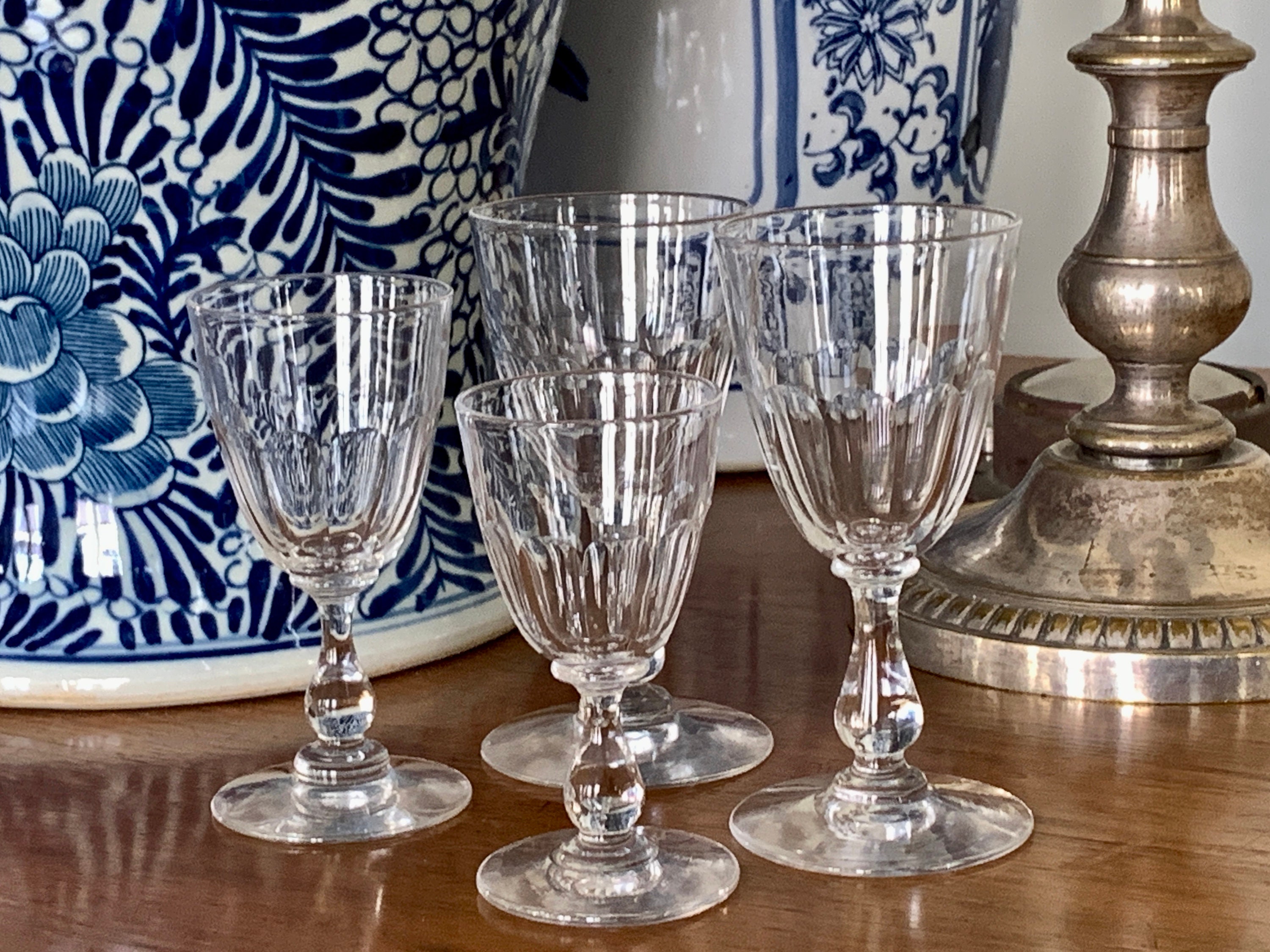 A beautiful set of 8 French etched champagne and wine glasses – Streett  Marburg