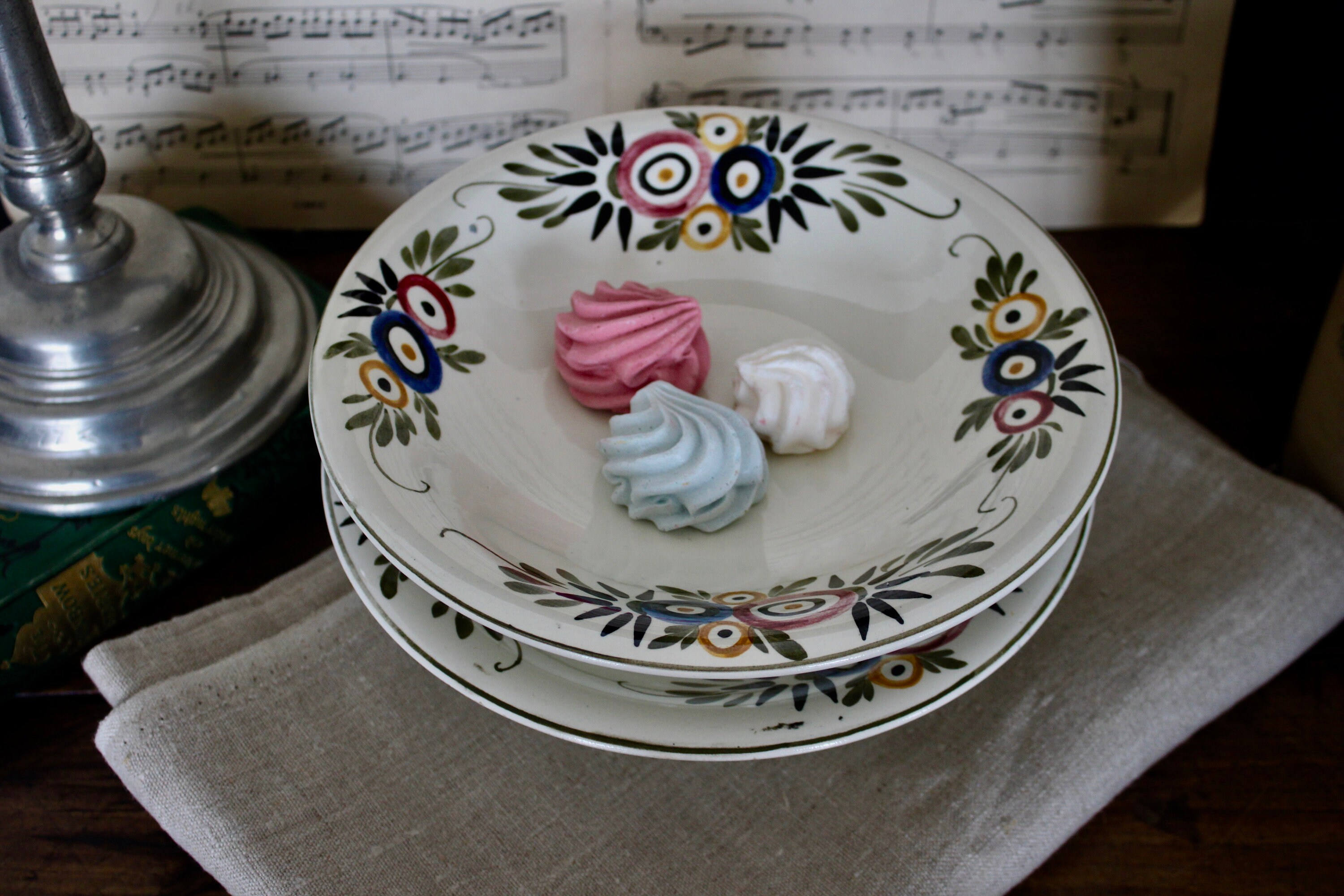 Français Antique Art Nouveau Cake Stand Français Polychrom Floral Handprinted Stand