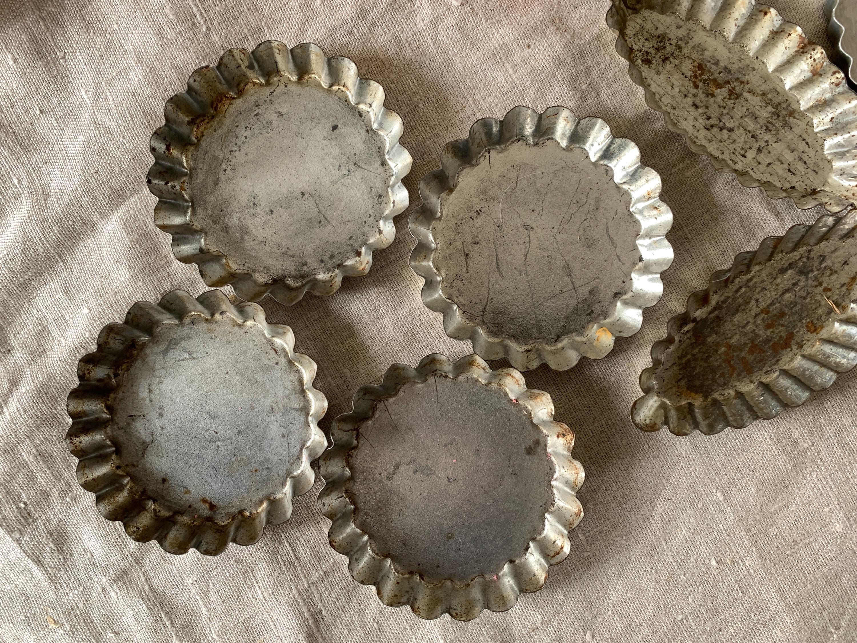 Lot de 12 moules à tartelettes vintage français - France