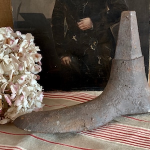 Antique French Cast Iron Cobbler&#39;s Anvil Shoe Form Door Stop Shoe Last Foot Form