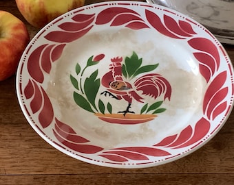 Français support de gâteau antique en pierre de fer rouge et blanc avec une plaque de piédestal de coq de poule