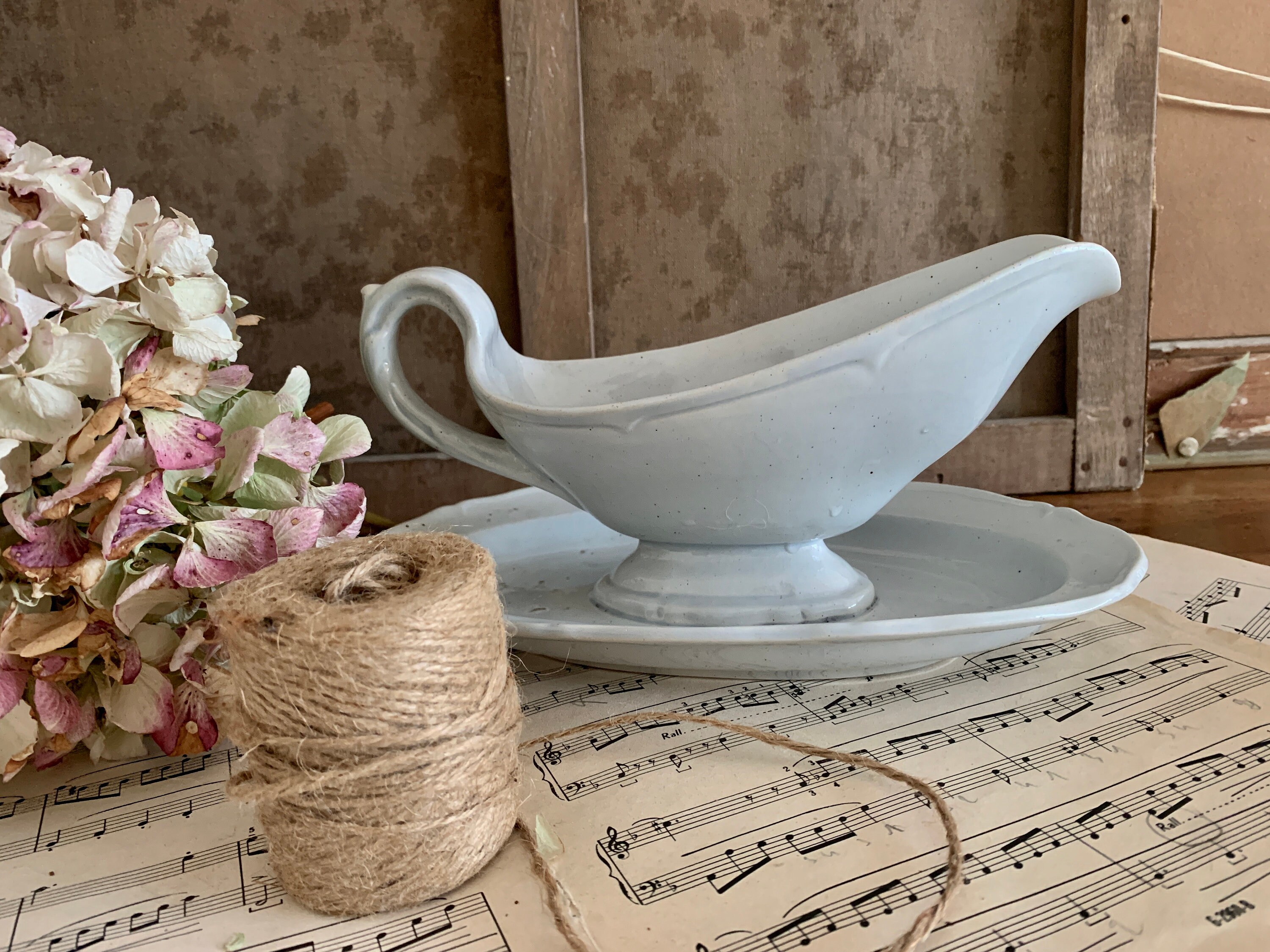 Antique Français Creil & Montereau Gravy Boat White Ironstone Pedestal Sauce Jug