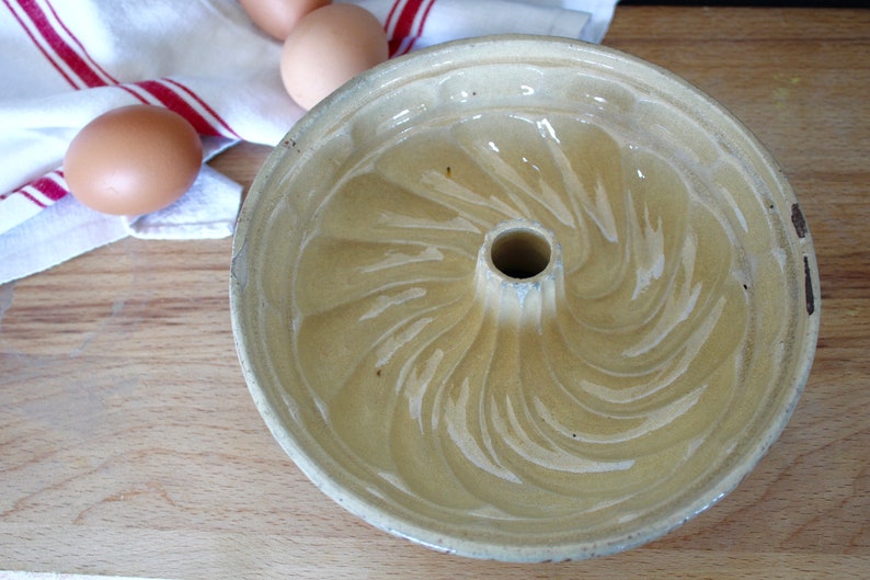 Rustic Antique Ceramic Marbled Cake Mold Primitive Terracotta Bundt Pan