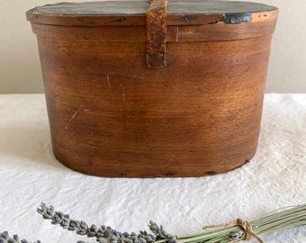 Scatola porta cappelli antica francese in legno curvato, contenitore in legno, decorazione rustica