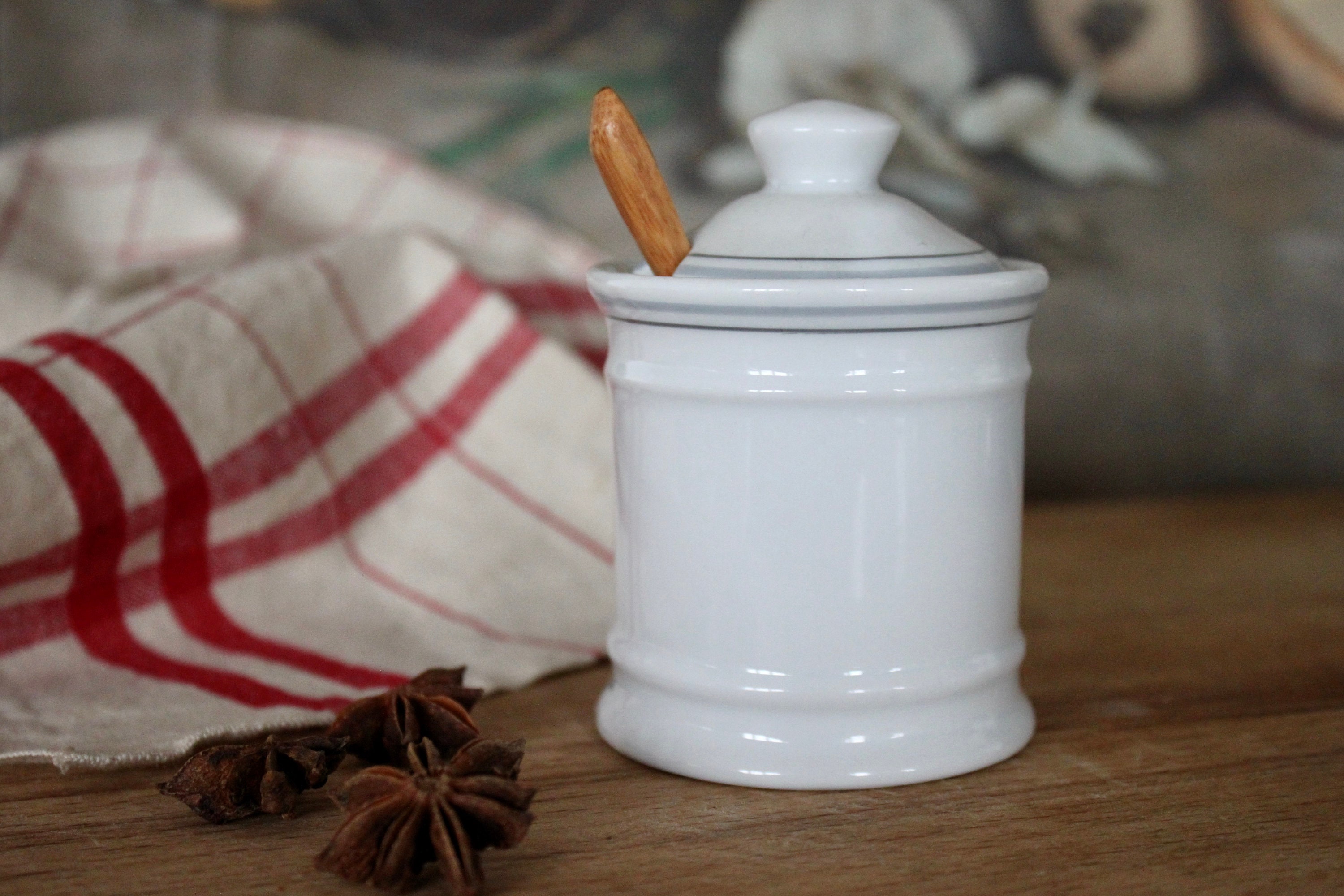 Vintage Français Pot de Moutarde en Pierre Fer Blanc Apilco avec Pot d'épices Lid