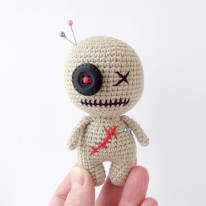 Cute crochet voodoo doll tutorial