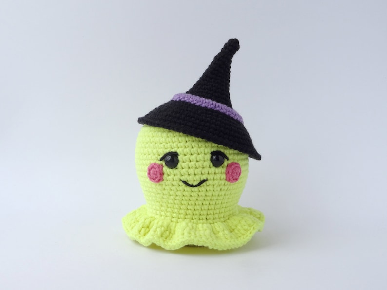 Yellow ghost crochet pattern