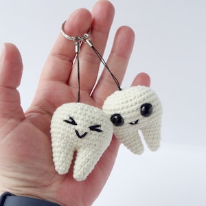 Tooth keychain crochet pattern