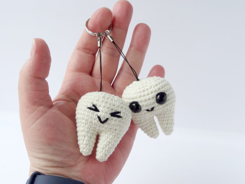 Tooth keychain crochet pattern