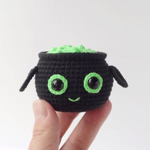 Cauldron crochet pattern