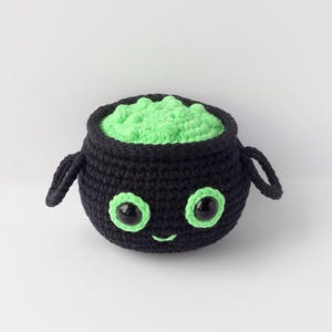 Cauldron with green potion crochet pattern