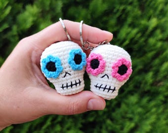 Skull Keychain Crochet Pattern - Amigurumi Keychain PDF Tutorial