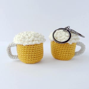 How ho crochet beer keychain