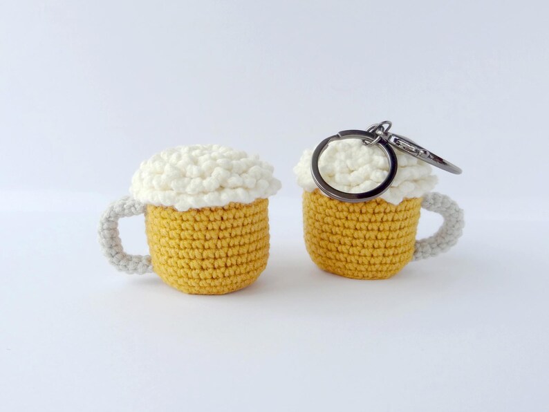 How ho crochet beer keychain
