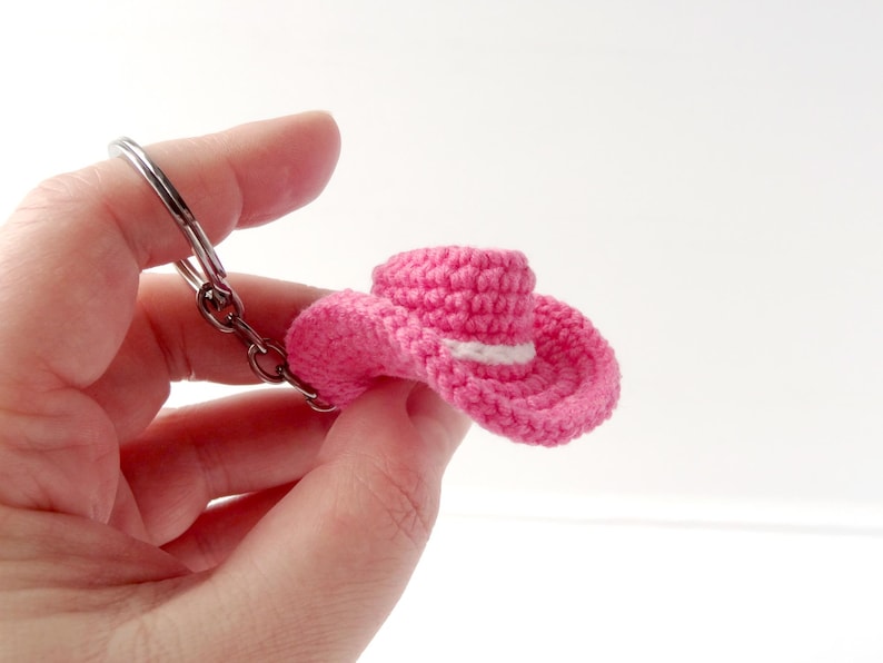 Cowgirl hat keychain crochet pattern