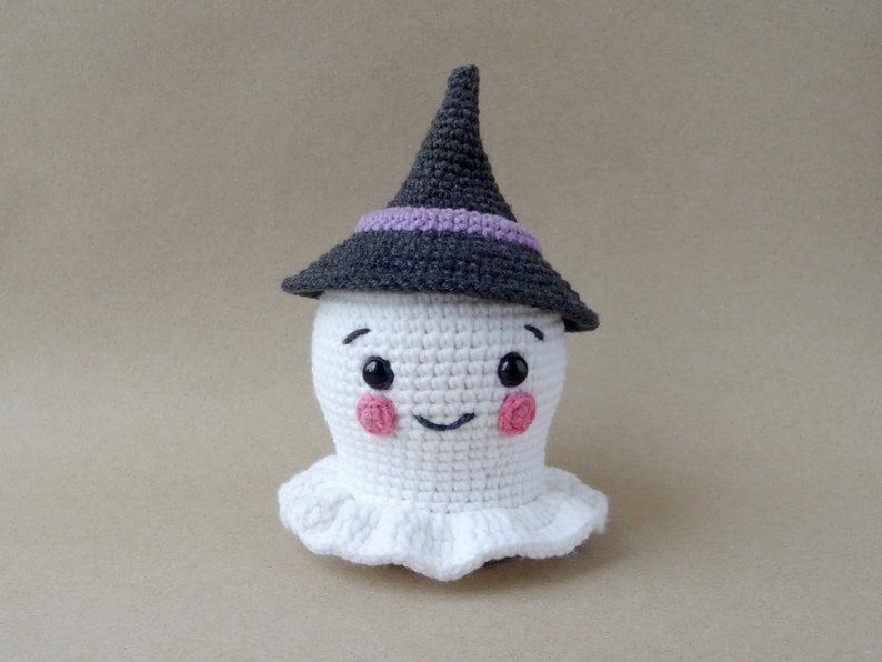 Amigurumi Ghost in a Witch Hat Crochet Pattern