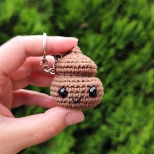 Poop keychain Crochet Pattern - amigurumi keychain PDF tutorial