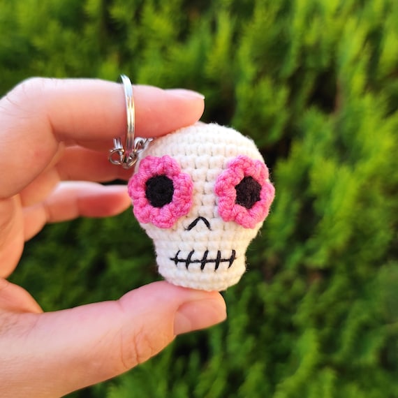 Skull keychain Crochet Pattern