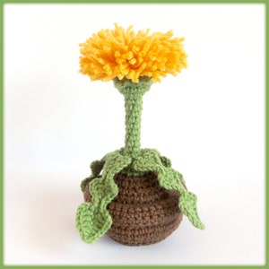 Dandelion flower Crochet Pattern, how to crochet yellow and white dandelion flowers PDF tutorial