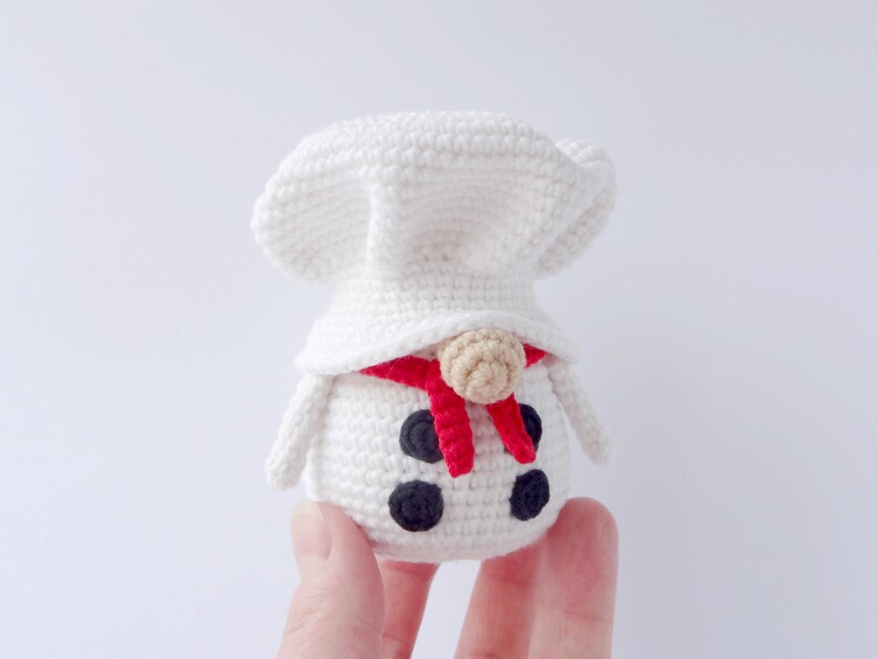 Cute gnome toy crochet pattern