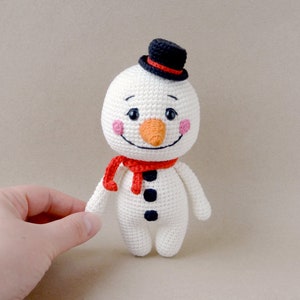 Christmas snowman crochet pattern amigurumi toy