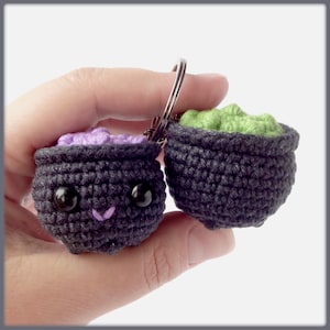 Cauldron keychain Crochet Pattern