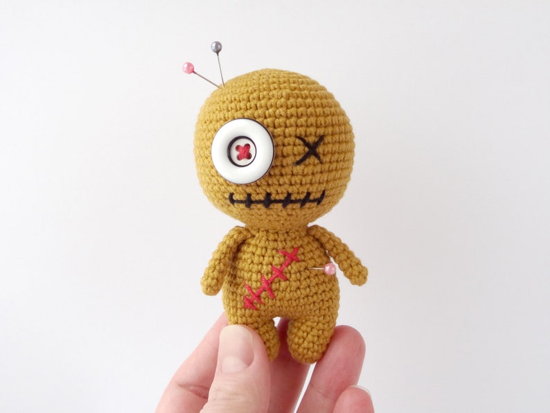 Amigurumi voodoo doll crochet pattern