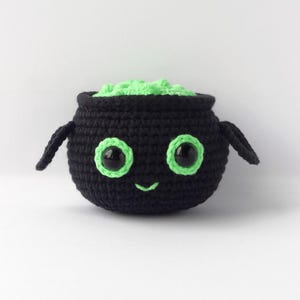 Amigurumi cauldron crochet pattern