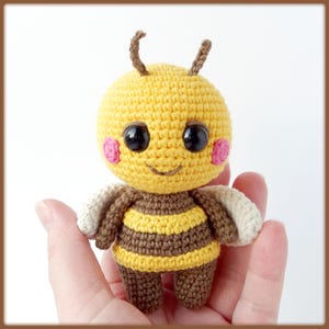 Little bee Crochet Pattern, cute honey bee amigurumi PDF tutorial