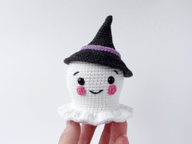 Amigurumi Ghost in a Witch Hat Halloween Crochet Pattern
