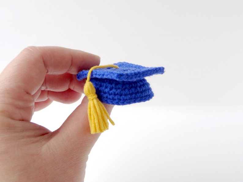 How to crochet graduation cap easy pdf patetrn