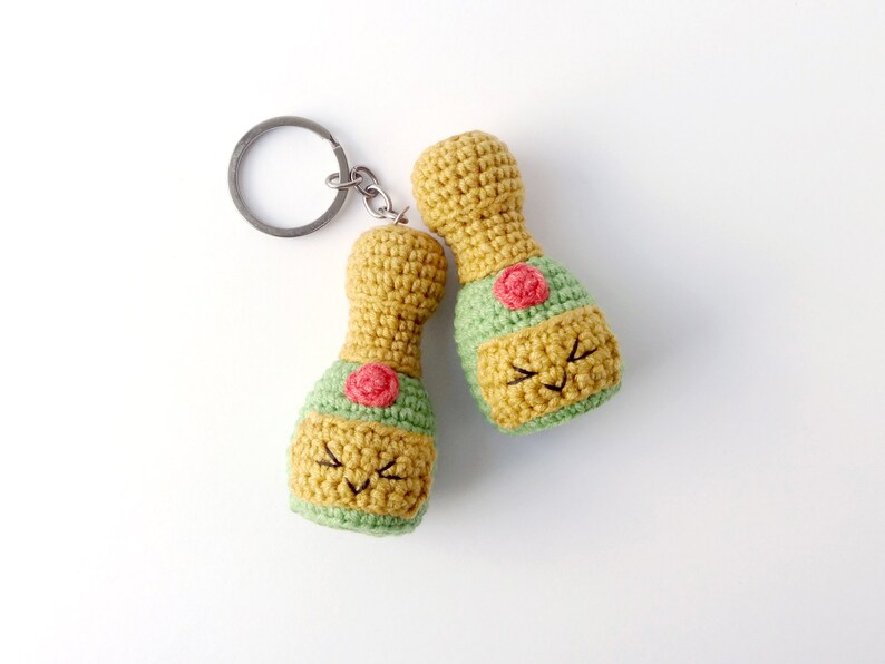 Cute Champagne bottle keychain amigurumi pattern